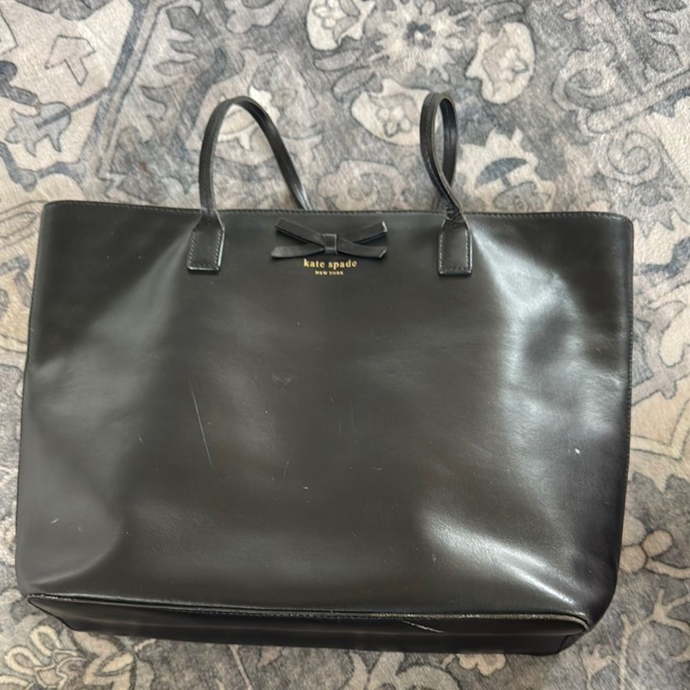 Kate Spade Black Tote Bag with Sleek Design
